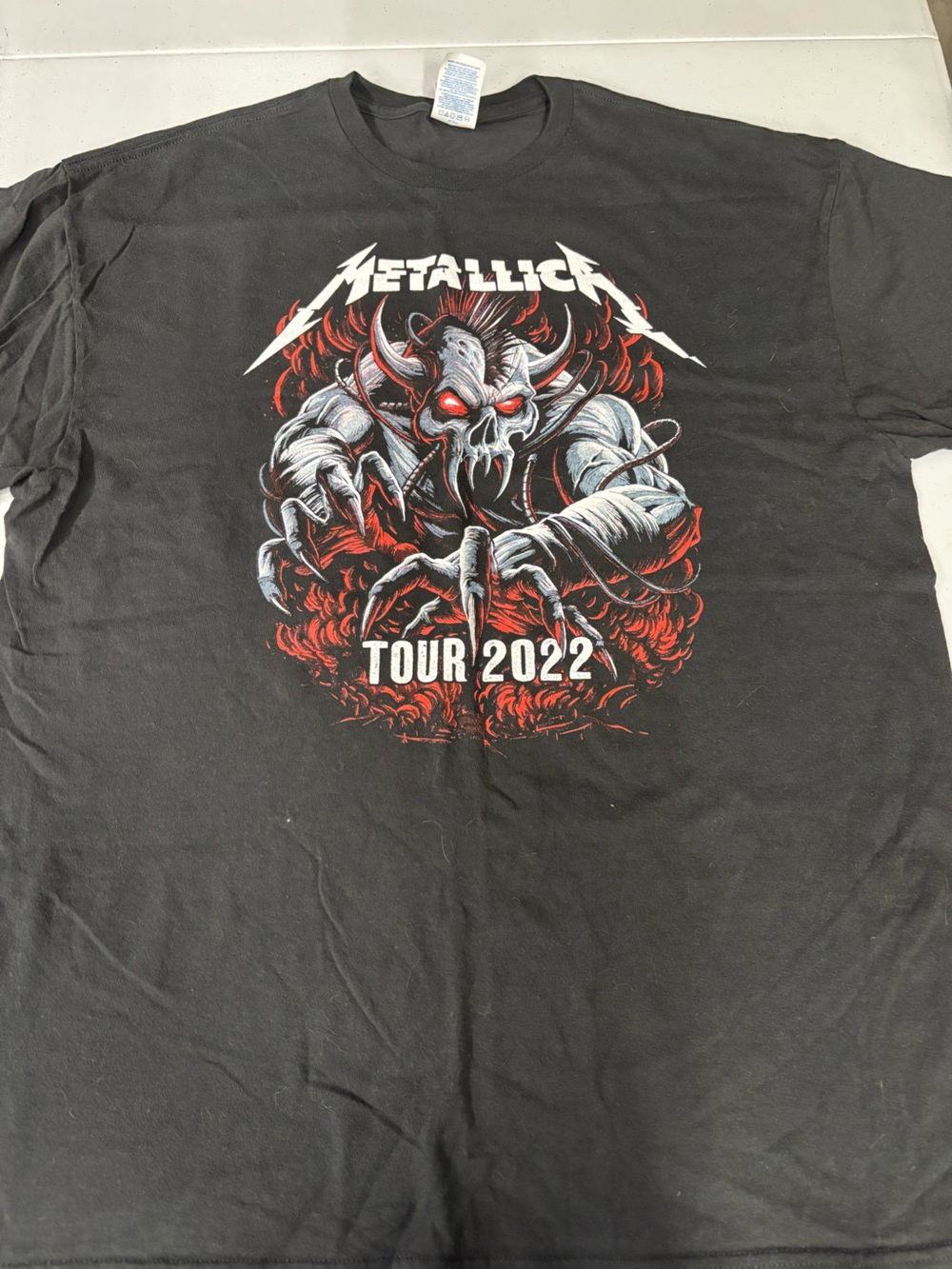 Gildan Black Metallica Graphic Tee with Red and White Artwork